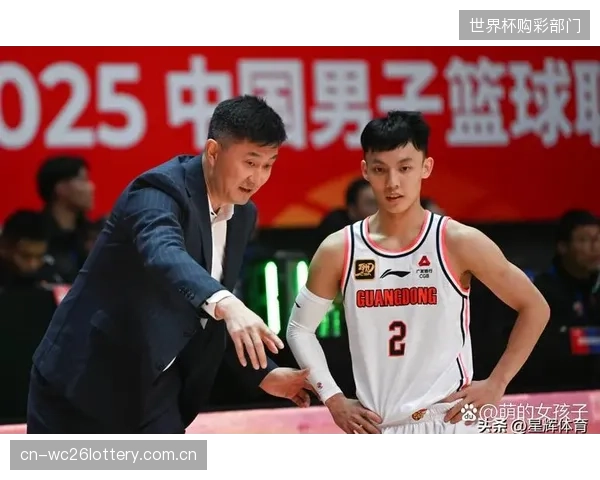 杜锋指导的小球战术遭遇挑战，广东队身高劣势被北京队针对。